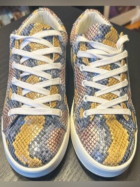 Steve Madden Bertie Faux Snakeskin Platform Sneakers size 10W